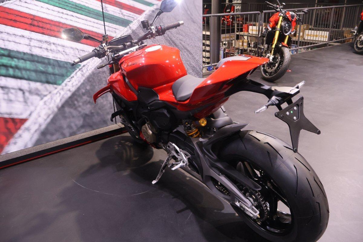 2025 DUCATI STREETFIGHTER V4 S SPORTS