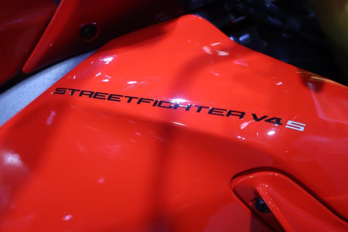 2025 DUCATI STREETFIGHTER V4 S SPORTS