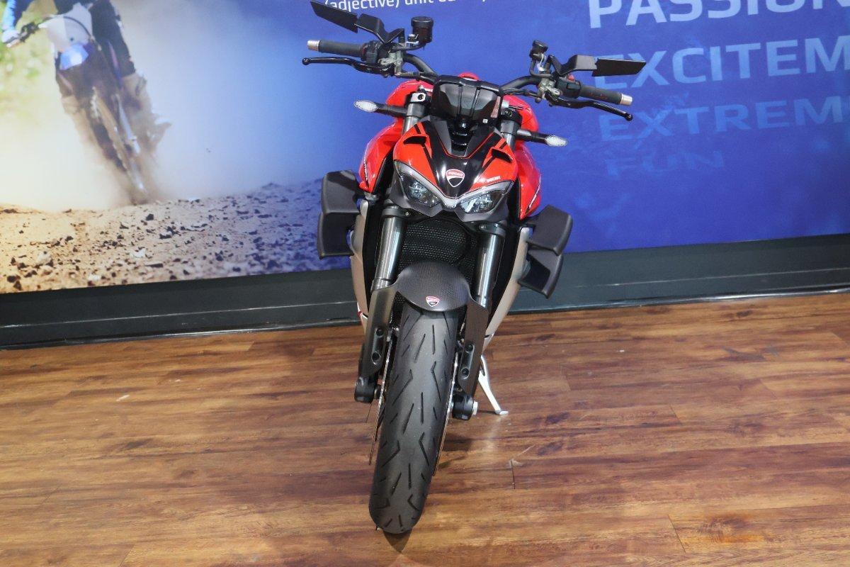 2022 DUCATI STREETFIGHTER V4 SPORTS