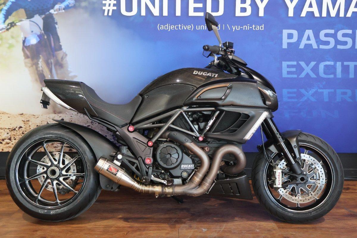 2012 DUCATI DIAVEL CARBON CRUISER
