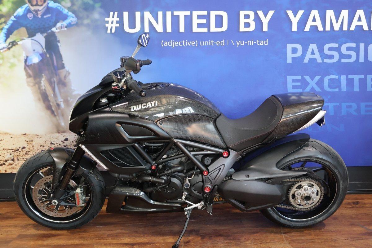 2012 DUCATI DIAVEL CARBON CRUISER