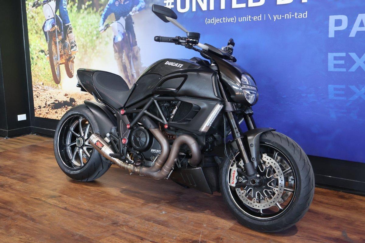2012 DUCATI DIAVEL CARBON CRUISER