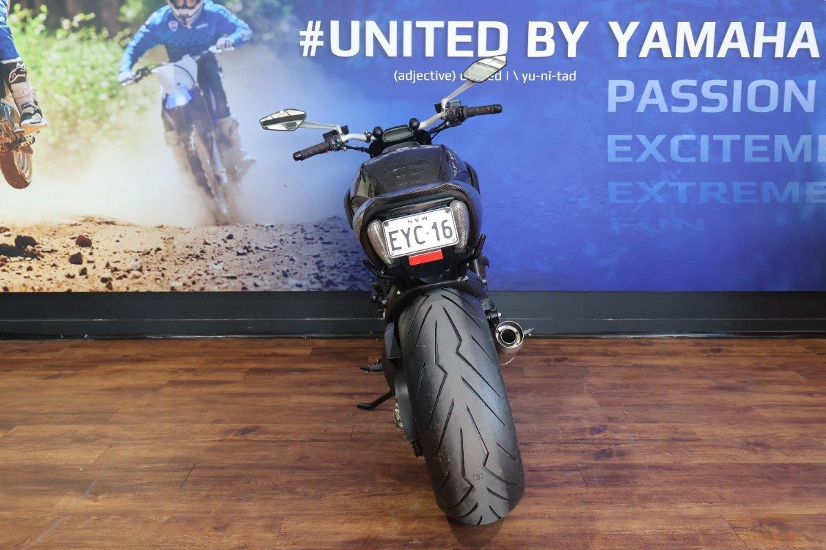 2012 DUCATI DIAVEL CARBON CRUISER