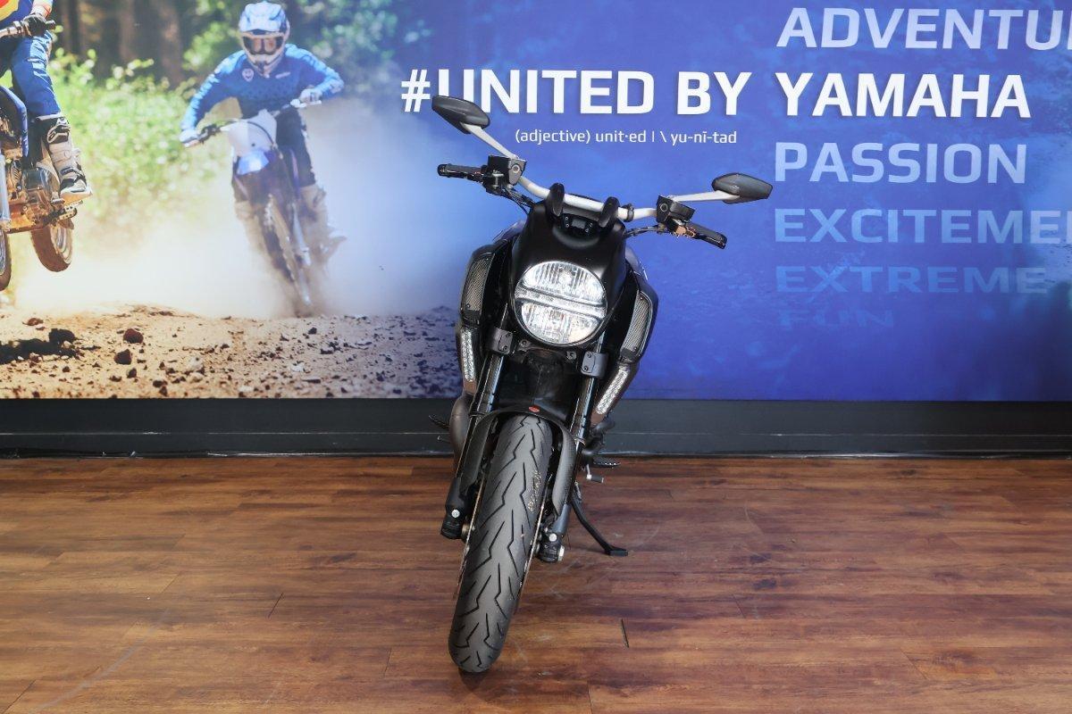2012 DUCATI DIAVEL CARBON CRUISER
