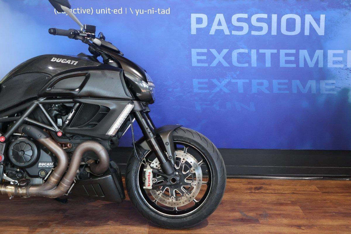2012 DUCATI DIAVEL CARBON CRUISER