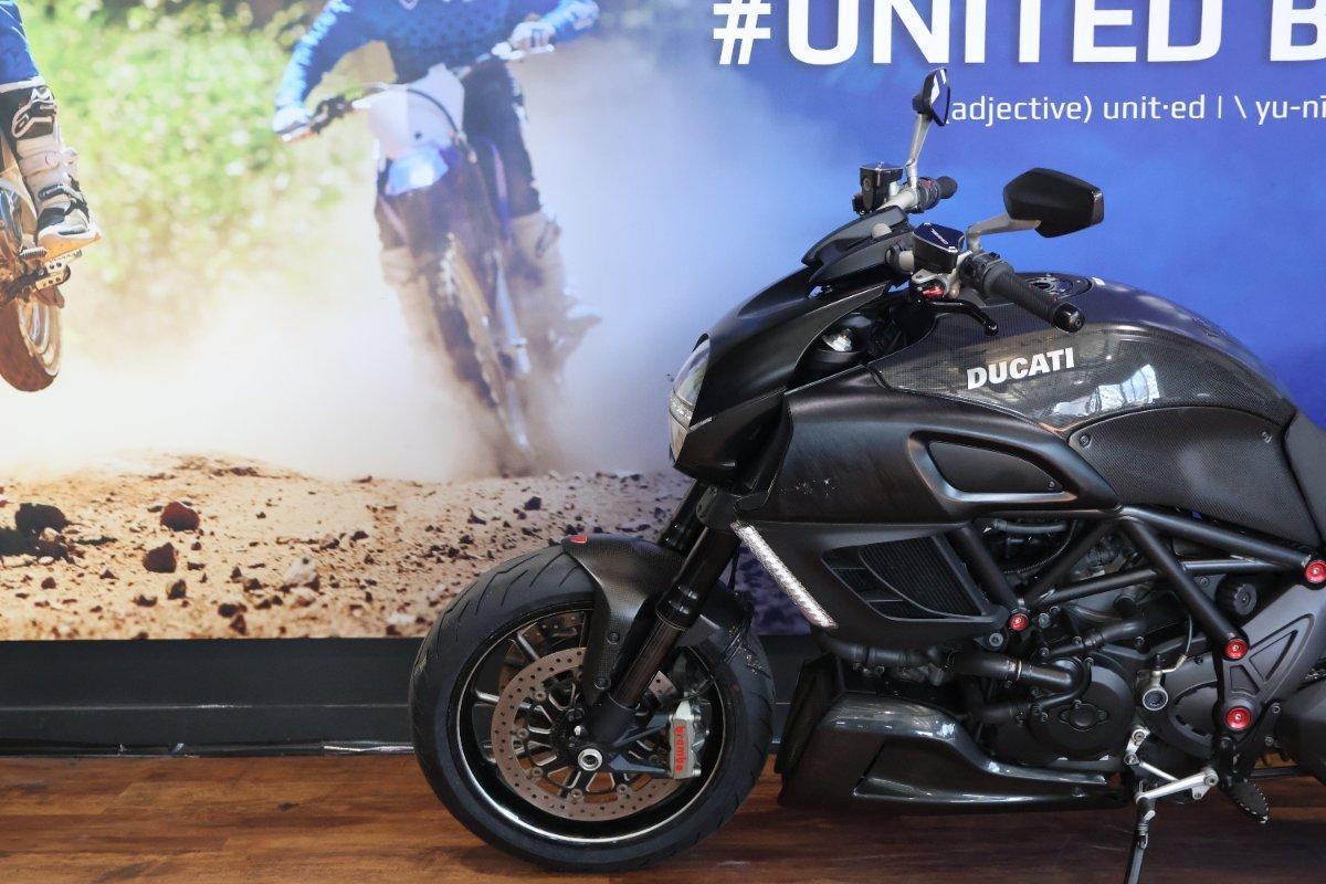 2012 DUCATI DIAVEL CARBON CRUISER