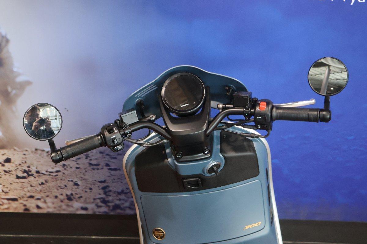 2025 VESPA GTV 300 SCOOTER