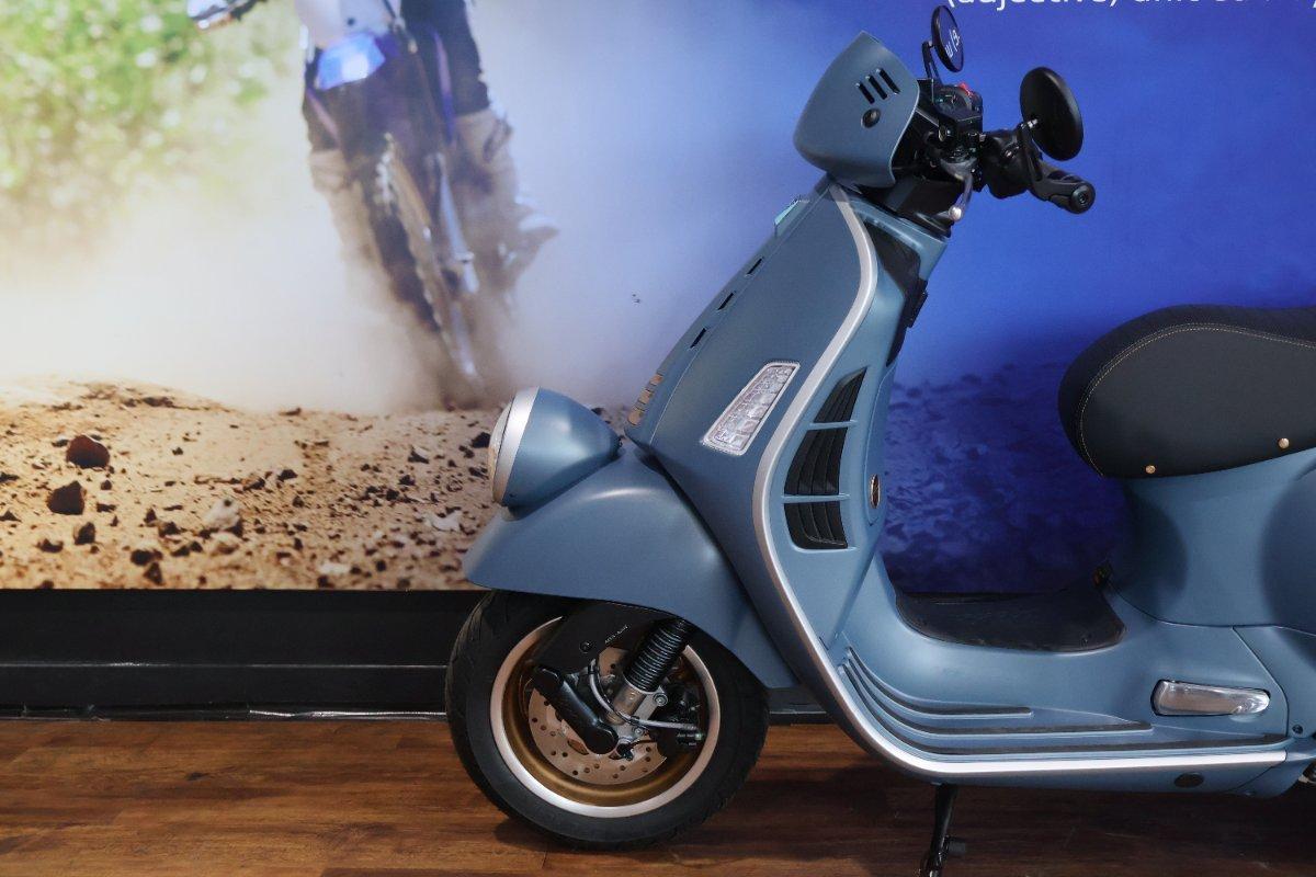2025 VESPA GTV 300 SCOOTER