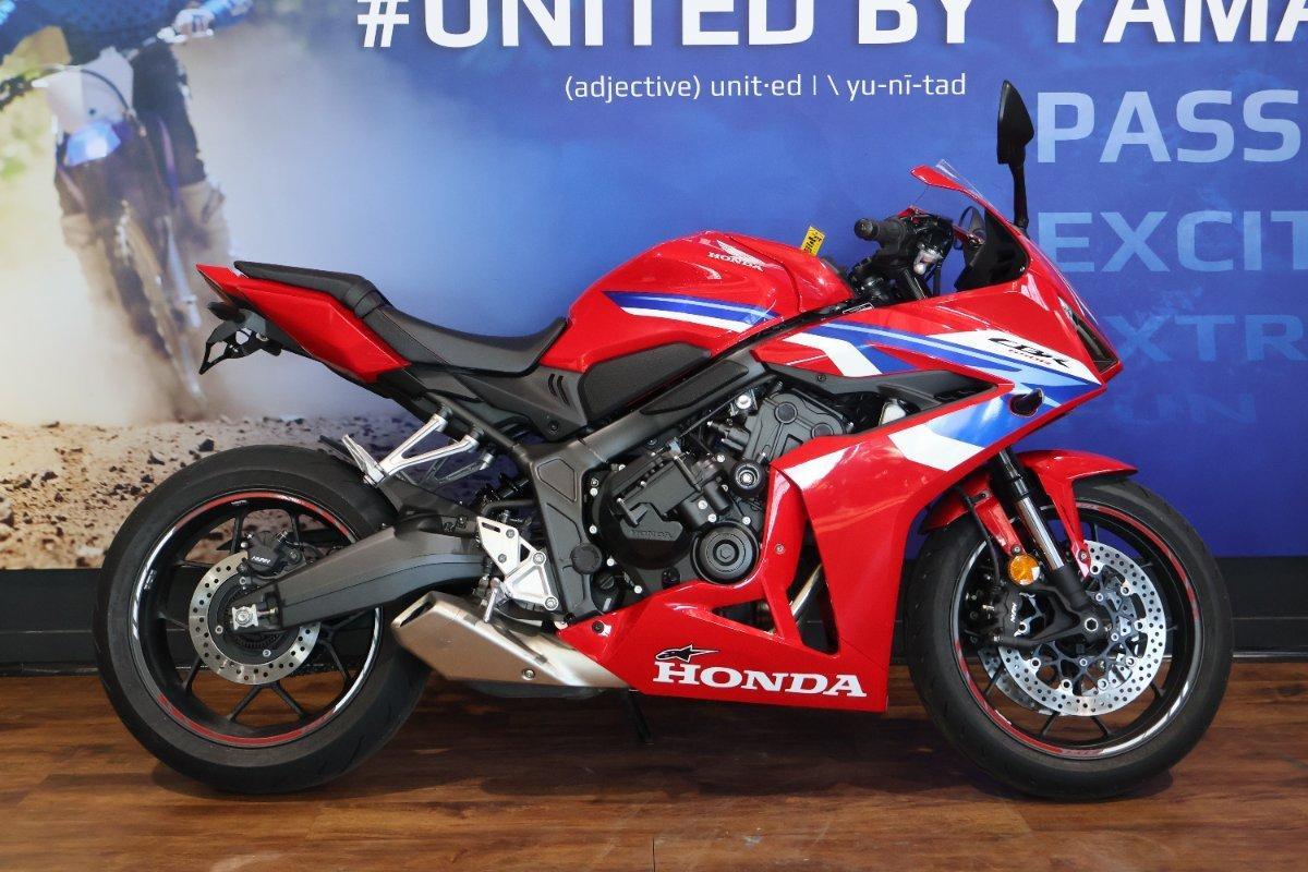 2025 HONDA CBR650R E-CLUTCH SPORTS
