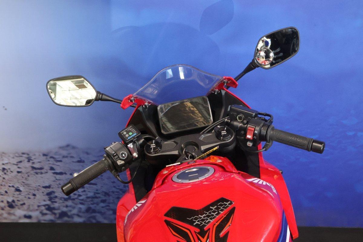 2025 HONDA CBR650R E-CLUTCH SPORTS