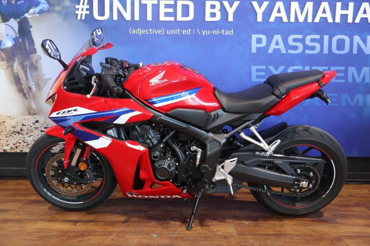2025 HONDA CBR650R E-CLUTCH SPORTS