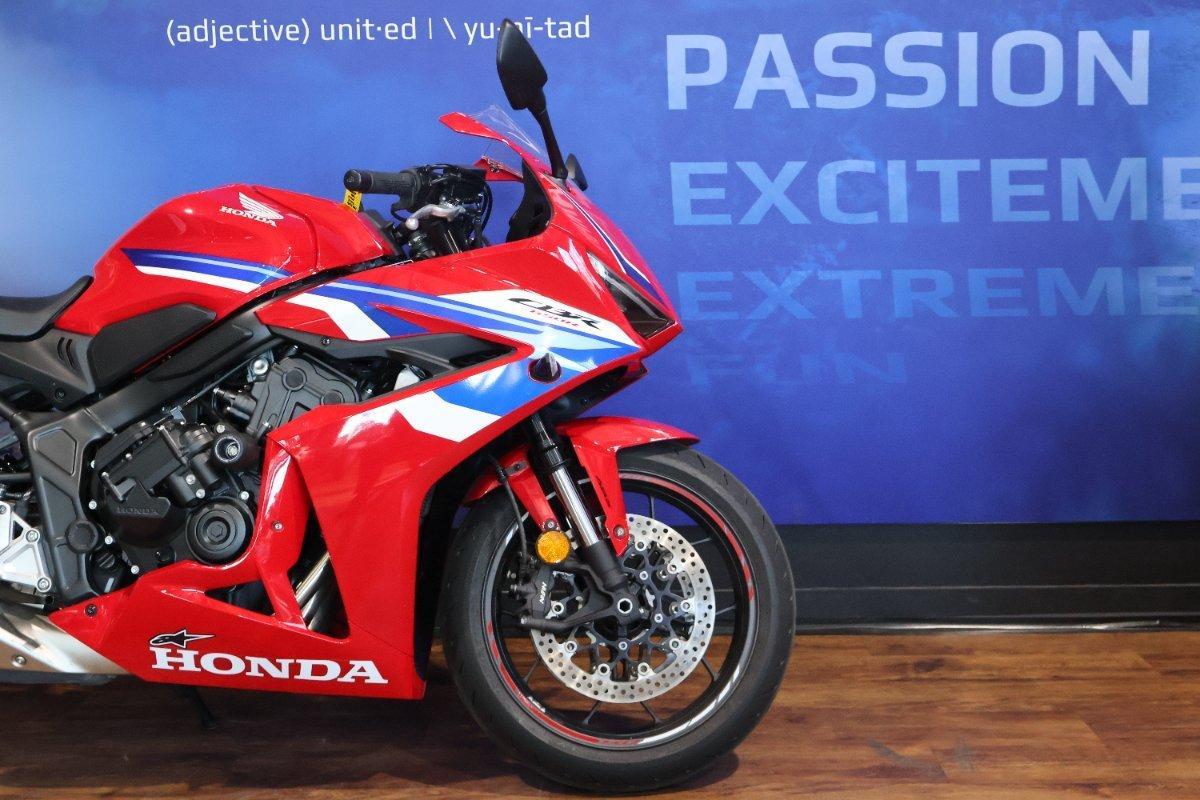 2025 HONDA CBR650R E-CLUTCH SPORTS