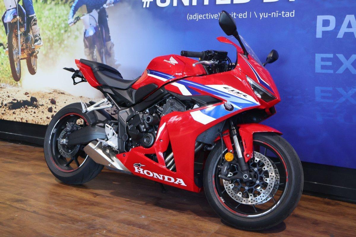 2025 HONDA CBR650R E-CLUTCH SPORTS