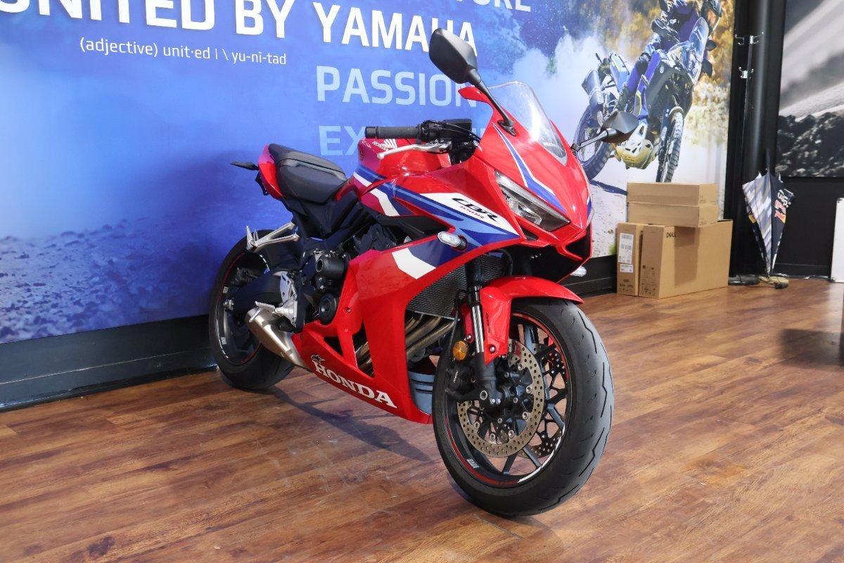 2025 HONDA CBR650R E-CLUTCH SPORTS