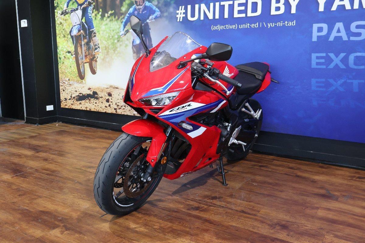 2025 HONDA CBR650R E-CLUTCH SPORTS