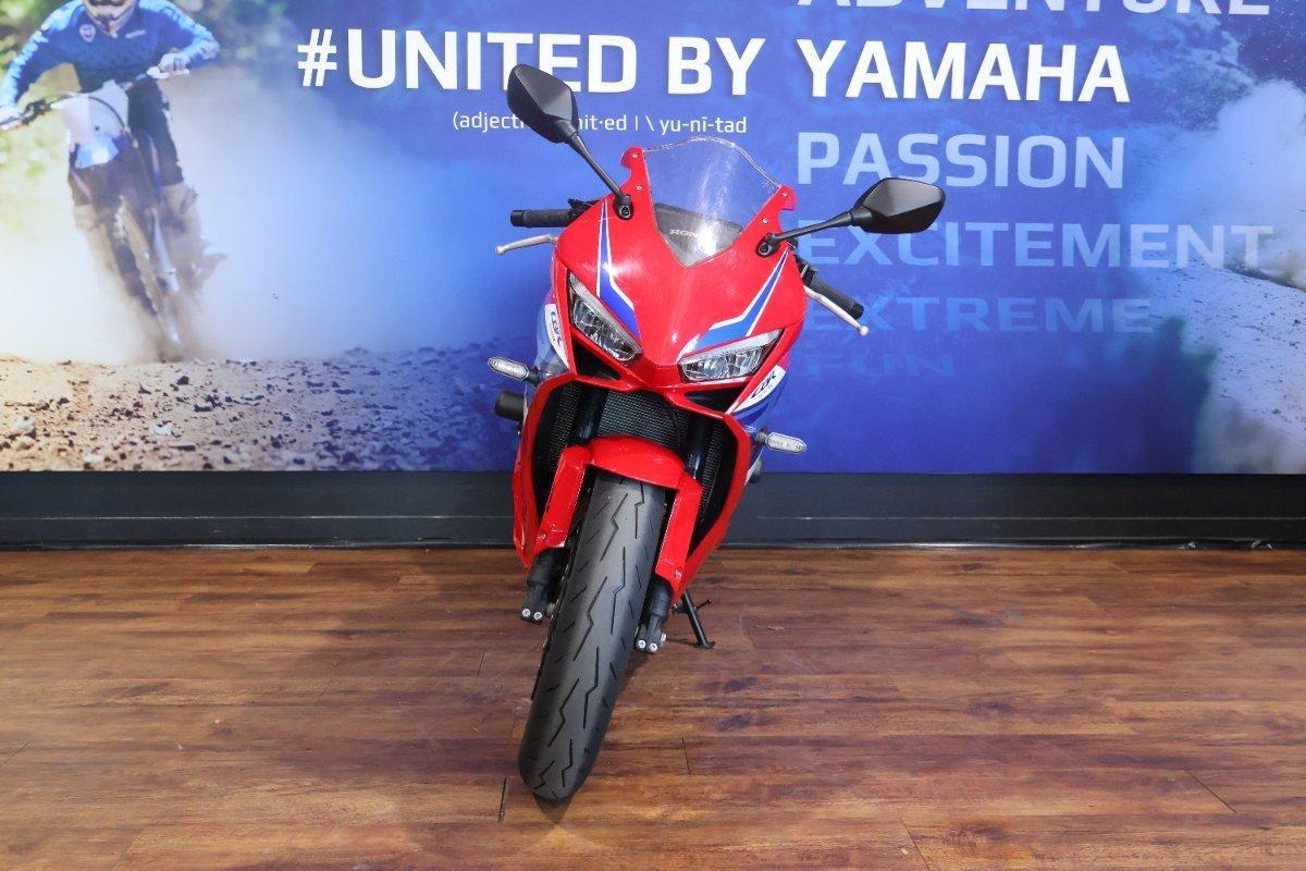 2025 HONDA CBR650R E-CLUTCH SPORTS