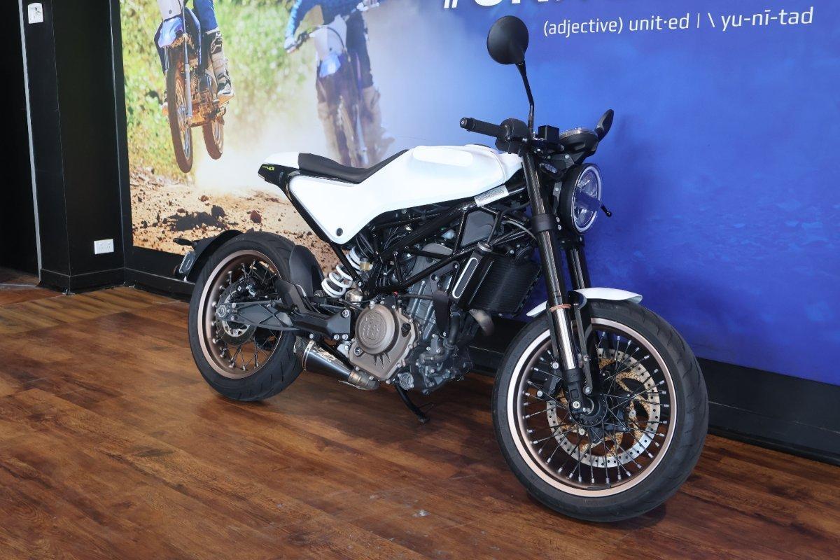 2018 HUSQVARNA SVARTPILEN 401 ROAD