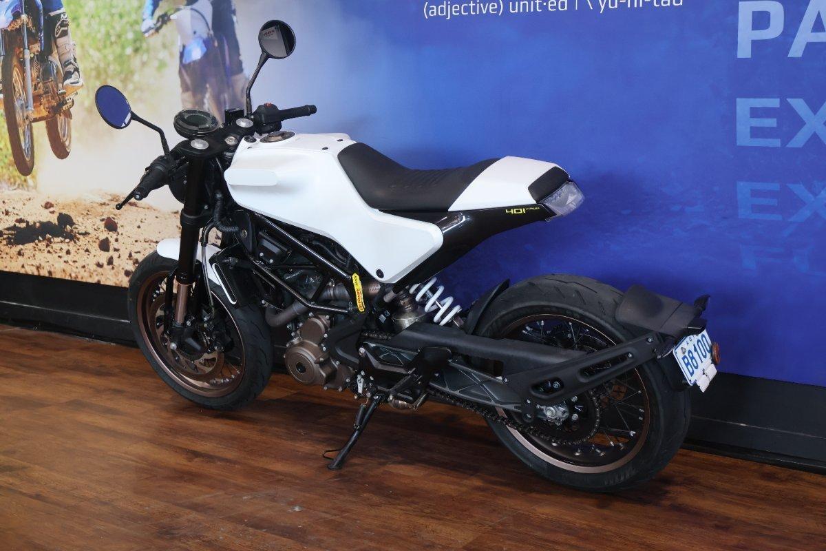 2018 HUSQVARNA SVARTPILEN 401 ROAD