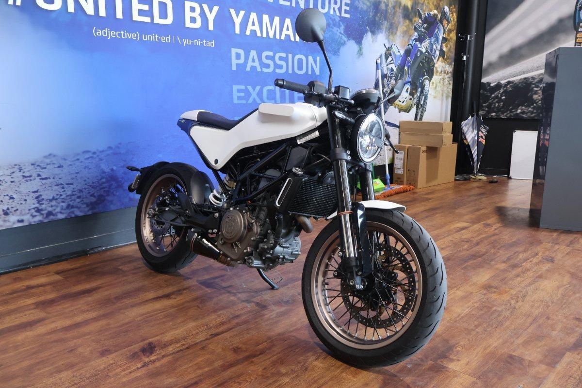 2018 HUSQVARNA SVARTPILEN 401 ROAD