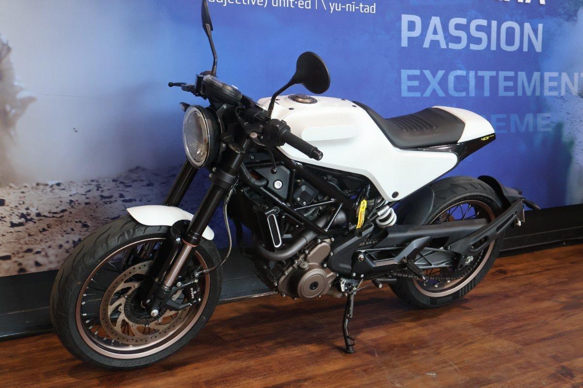 2018 HUSQVARNA SVARTPILEN 401 ROAD