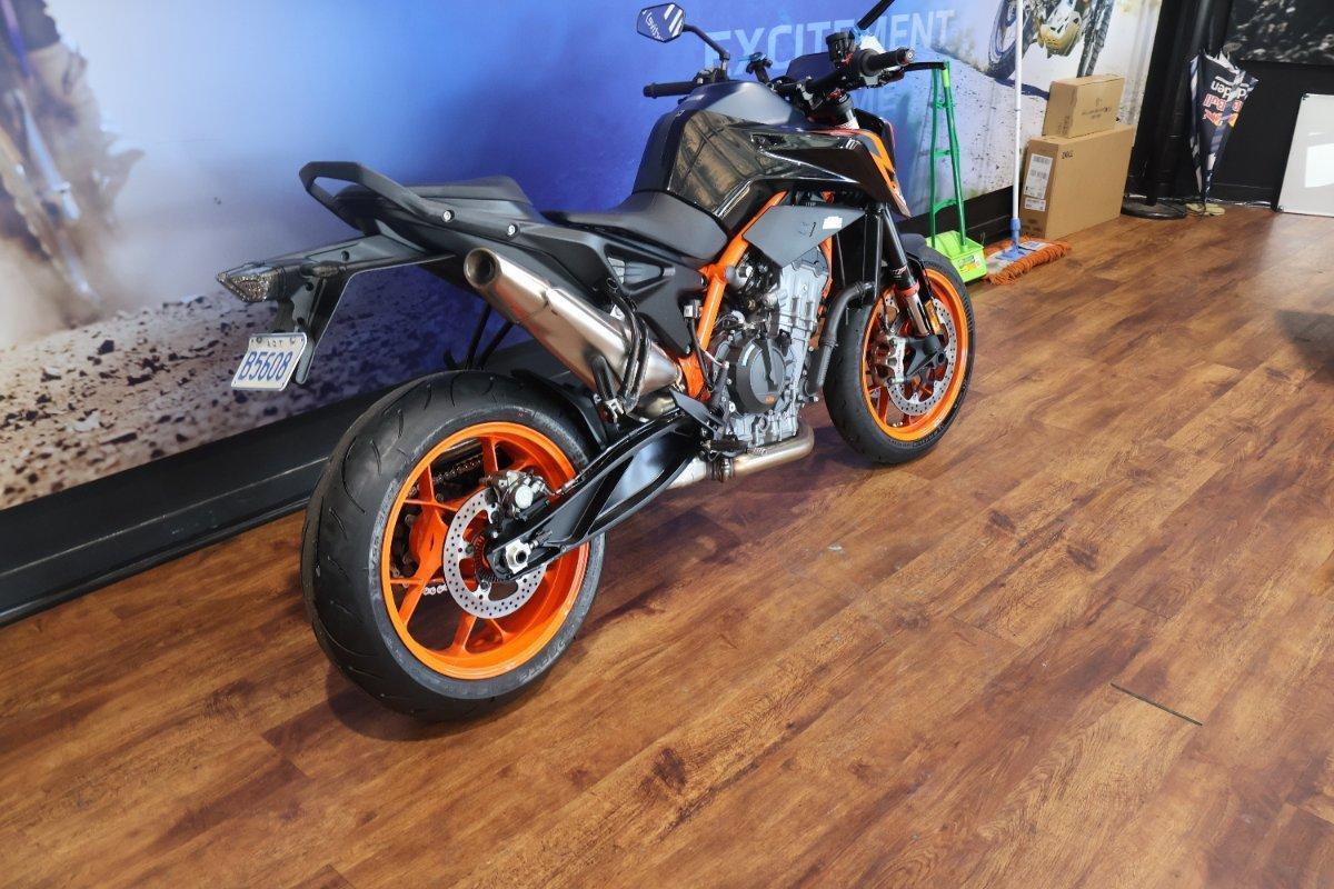 2023 KTM 890 DUKE R ROAD