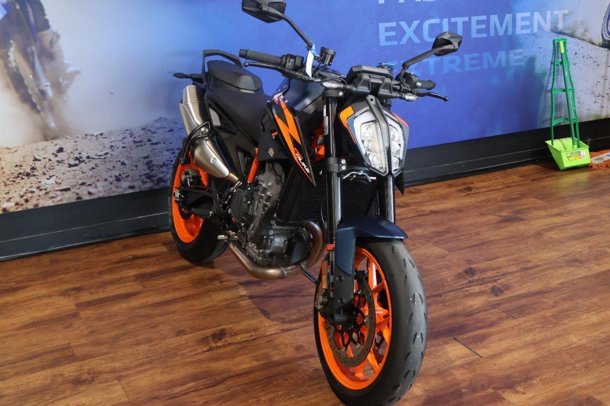 2023 KTM 890 DUKE R ROAD