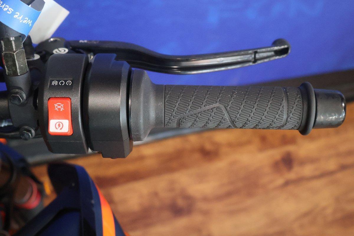 2023 KTM 890 DUKE R ROAD
