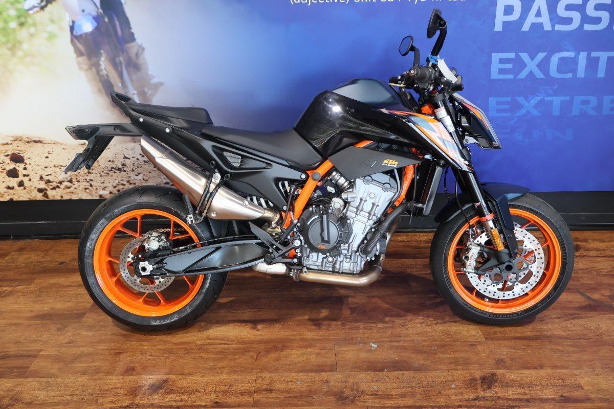 2023 KTM 890 DUKE R ROAD