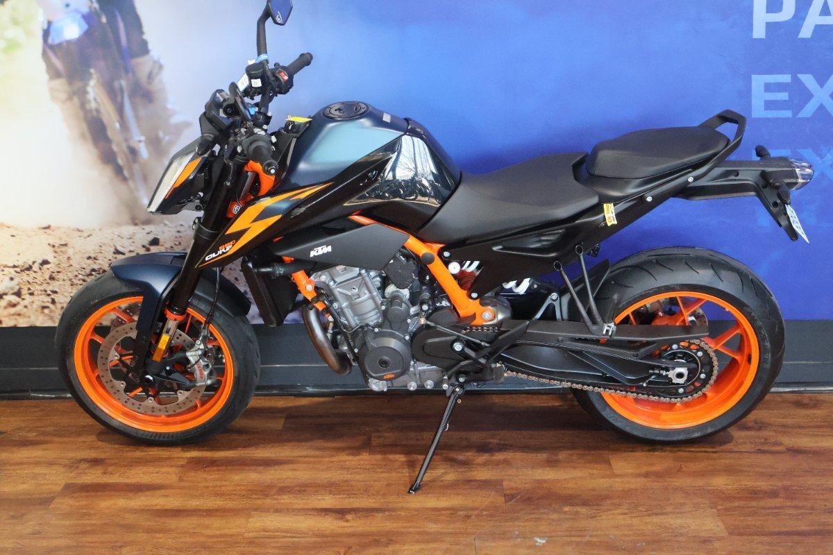 2023 KTM 890 DUKE R ROAD