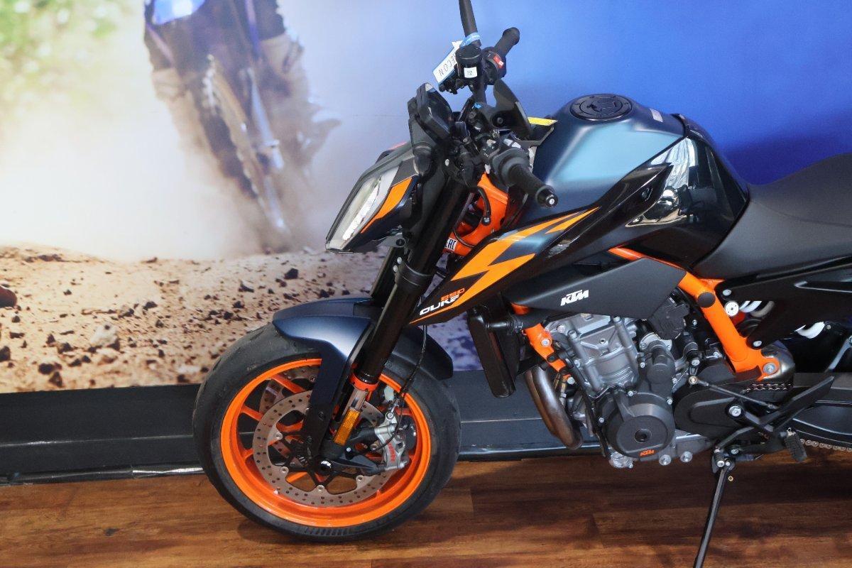 2023 KTM 890 DUKE R ROAD