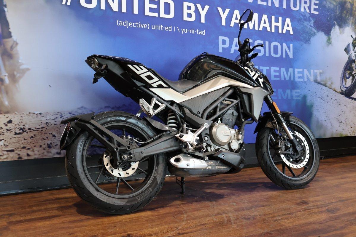 2021 CF MOTO 300 NK ABS ROAD