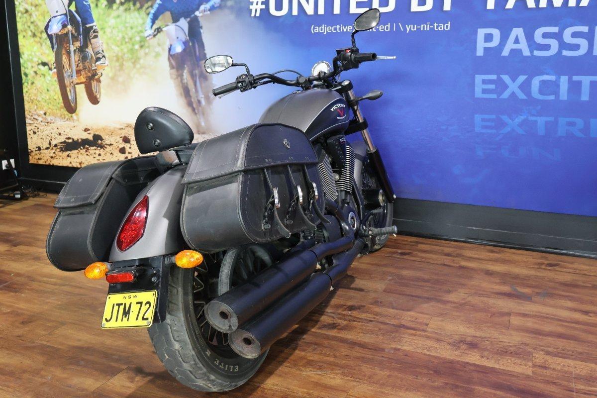 2015 VICTORY GUNNER CRUISER