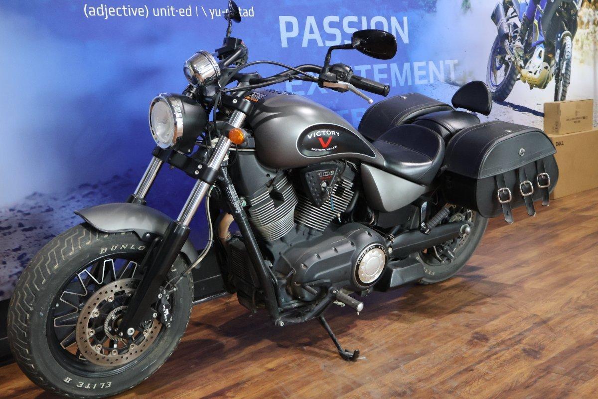 2015 VICTORY GUNNER CRUISER