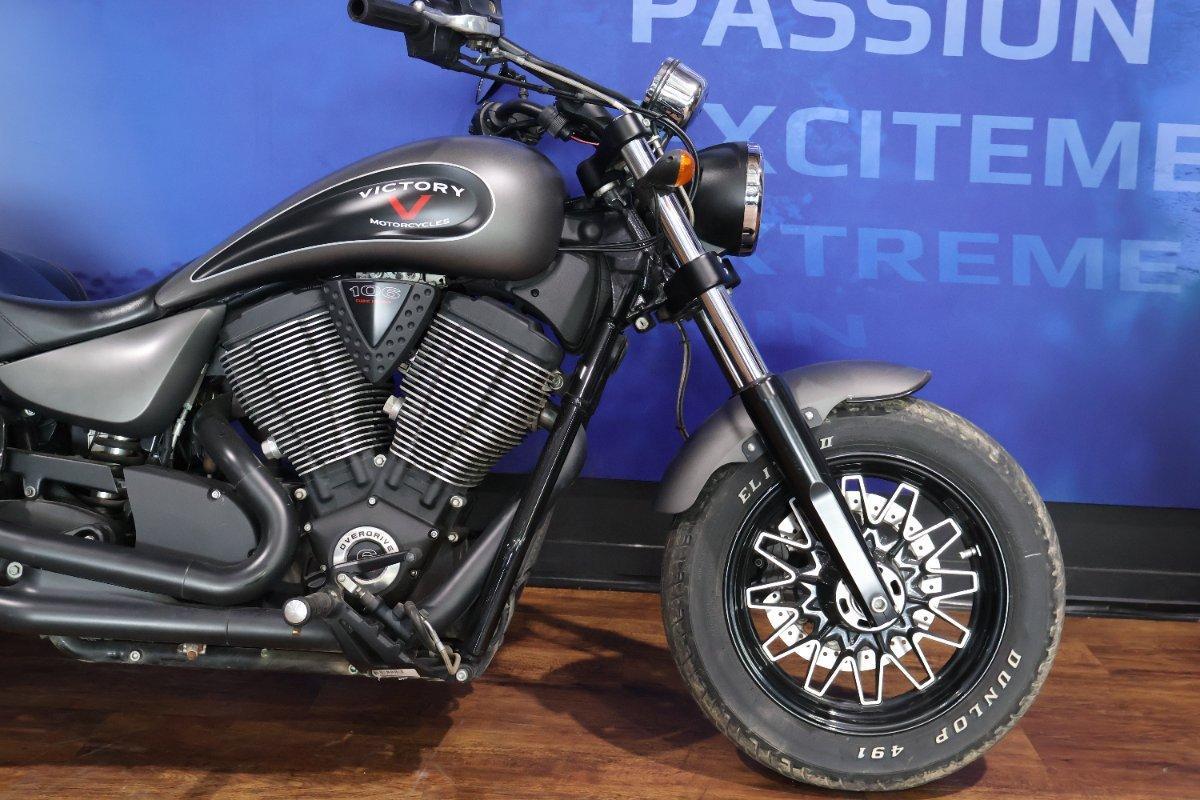 2015 VICTORY GUNNER CRUISER