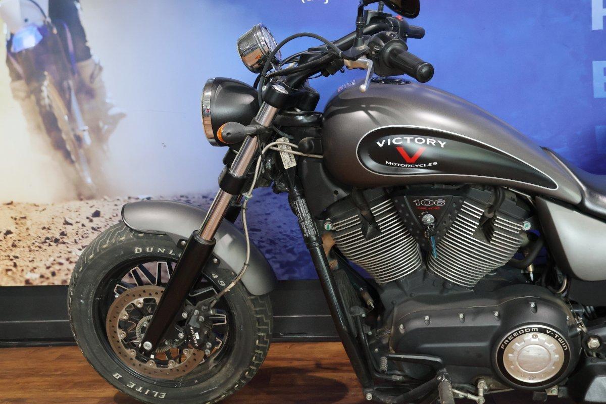 2015 VICTORY GUNNER CRUISER
