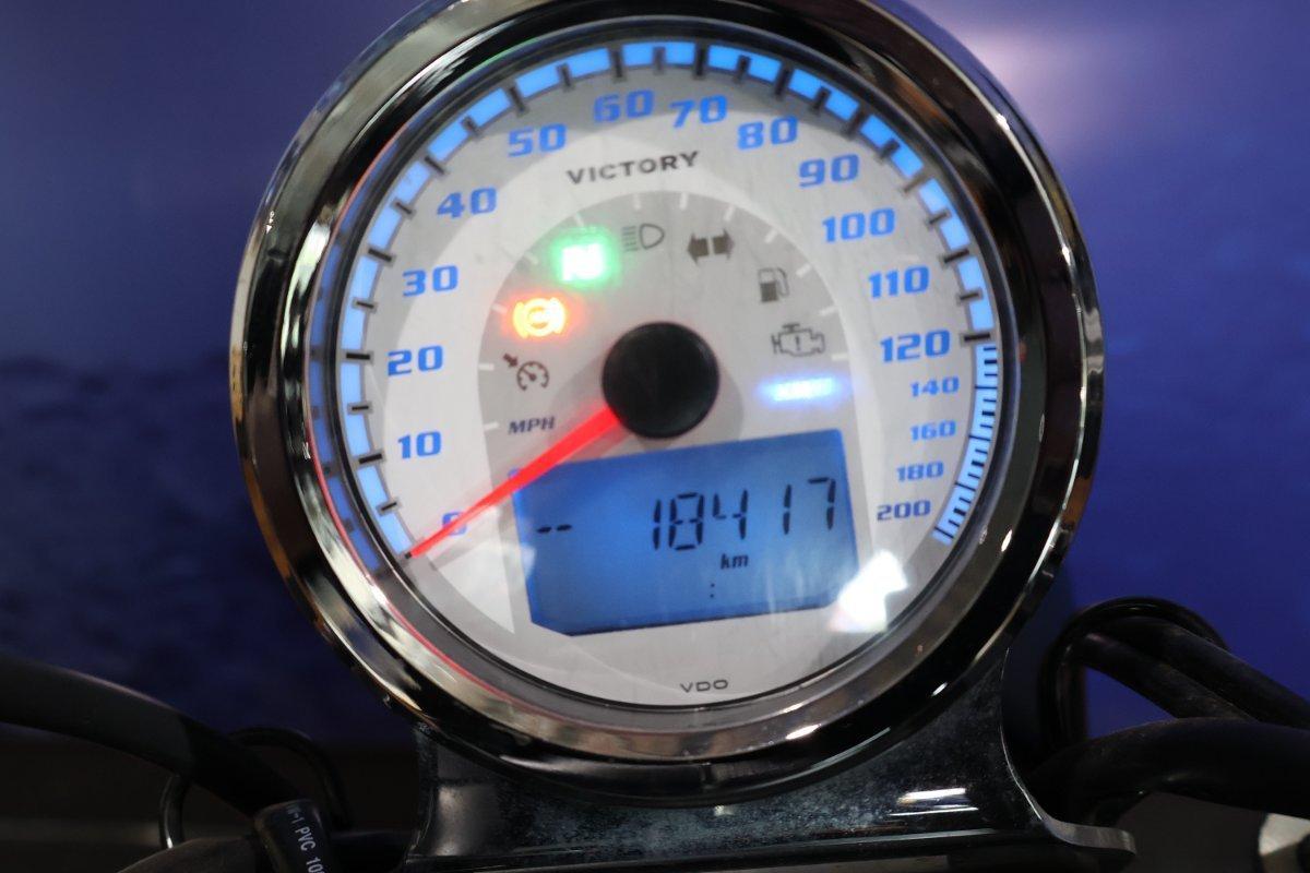 2015 VICTORY GUNNER CRUISER