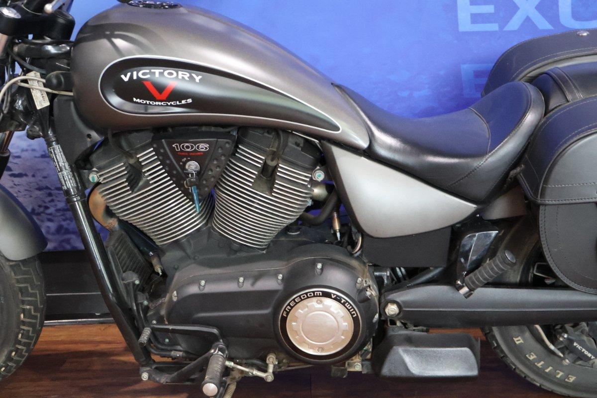 2015 VICTORY GUNNER CRUISER