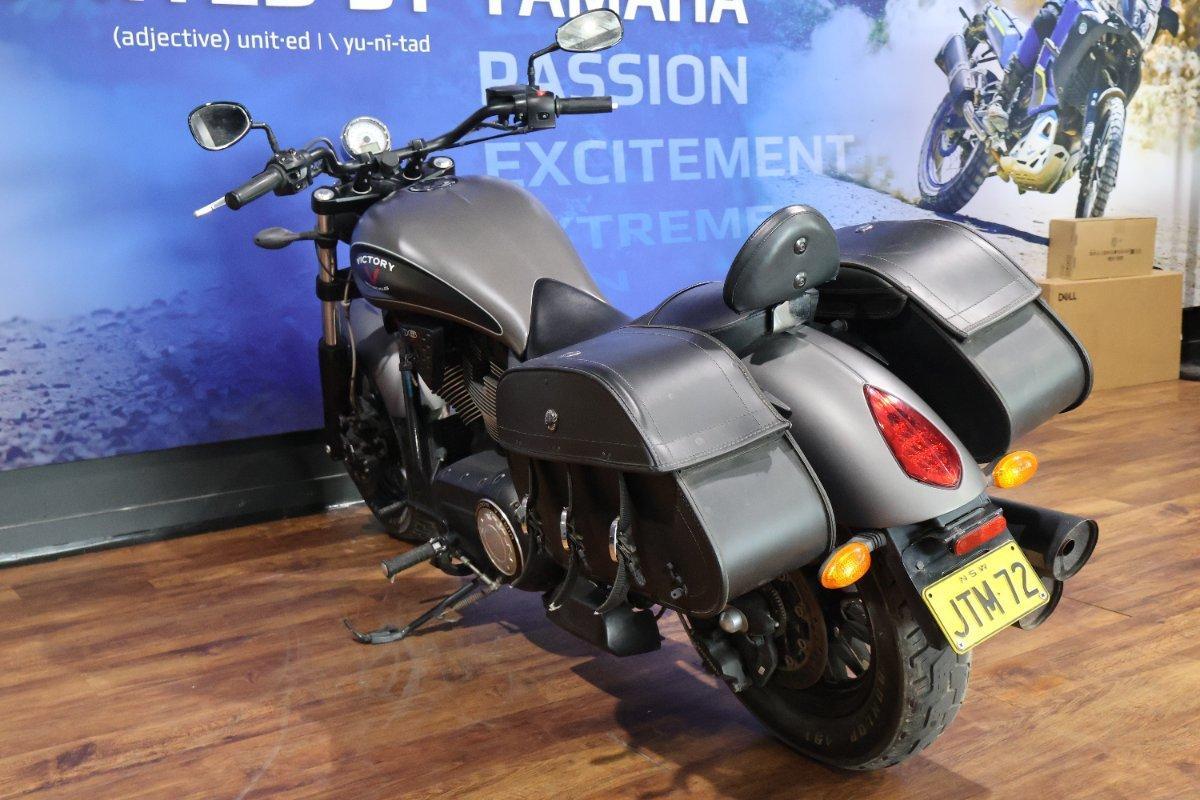 2015 VICTORY GUNNER CRUISER