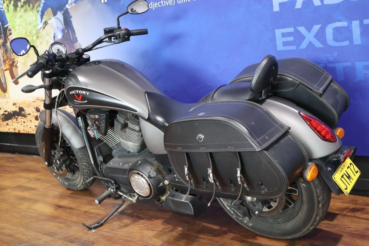 2015 VICTORY GUNNER CRUISER