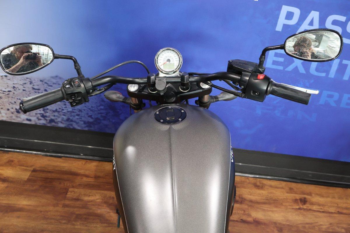 2015 VICTORY GUNNER CRUISER