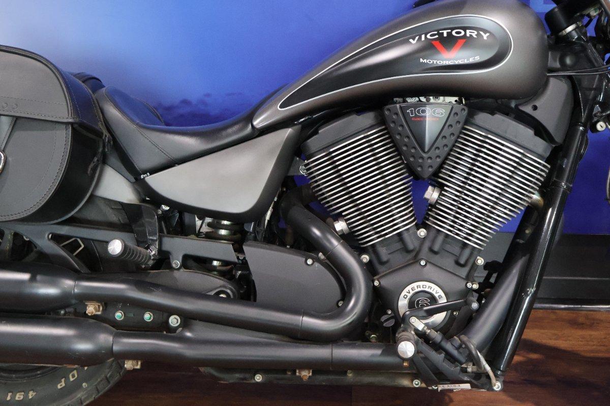 2015 VICTORY GUNNER CRUISER