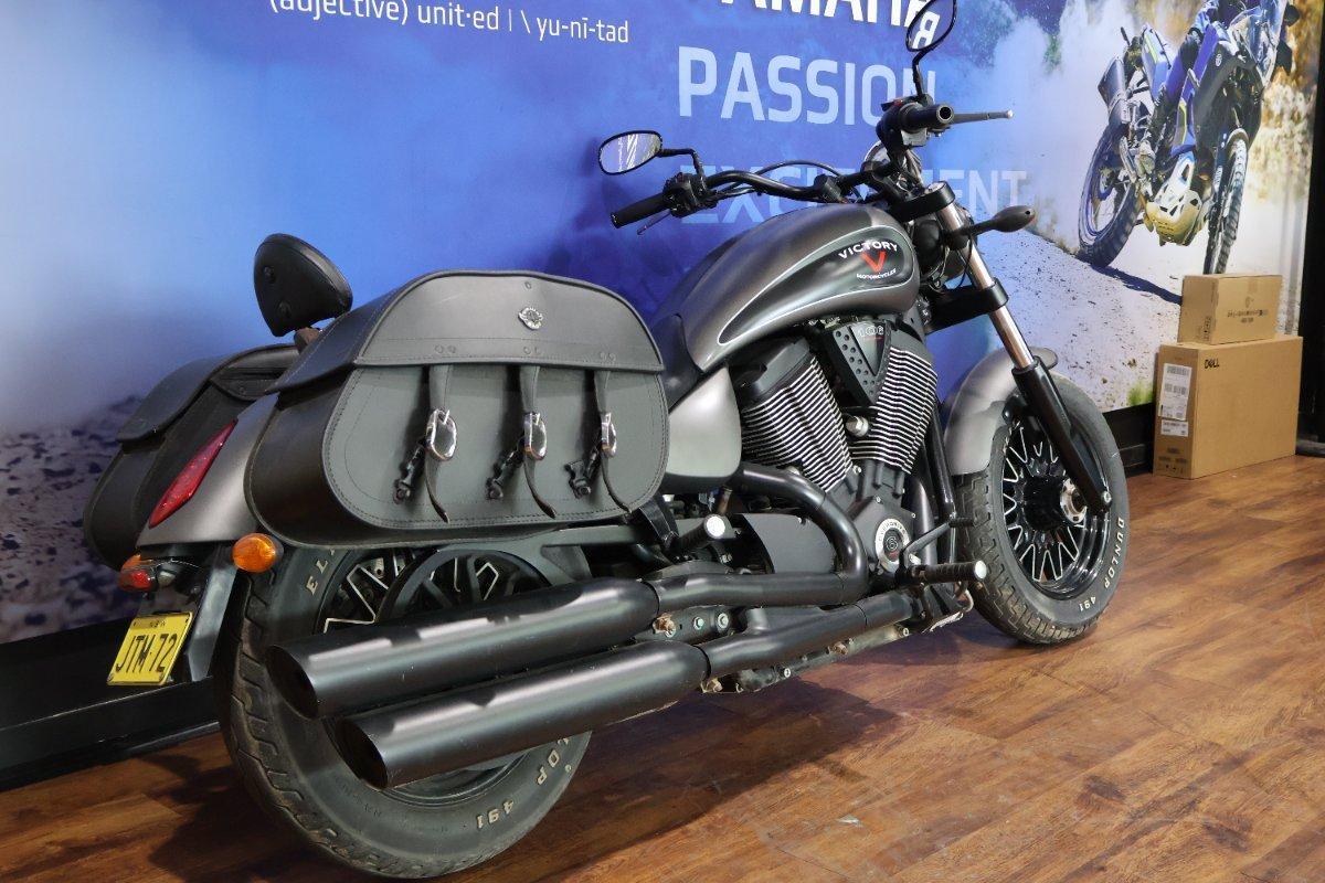 2015 VICTORY GUNNER CRUISER