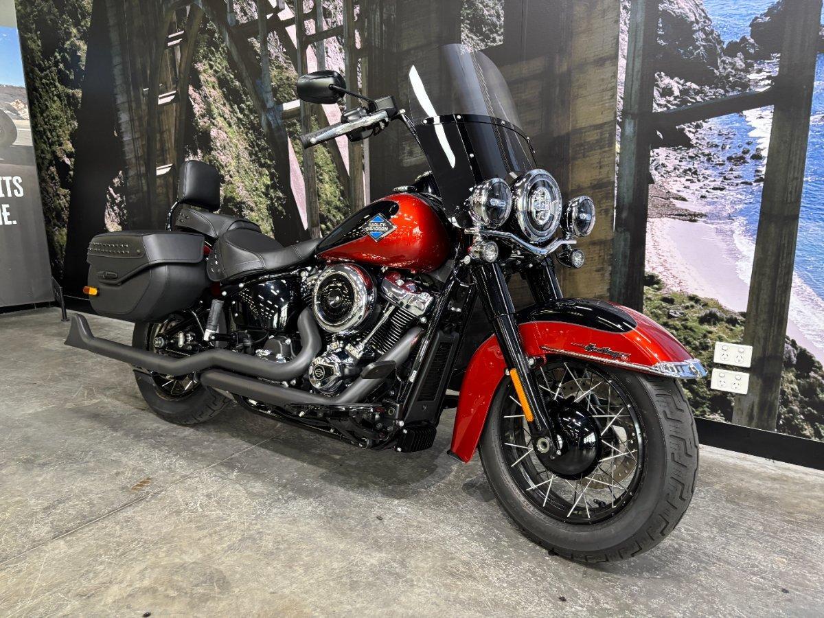 2025 HARLEY-DAVIDSON FLHC HERITAGE CLASSIC (117) CRUISER