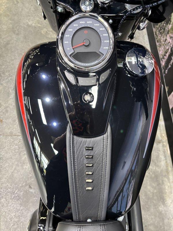 2025 HARLEY-DAVIDSON FLHC HERITAGE CLASSIC (117) CRUISER
