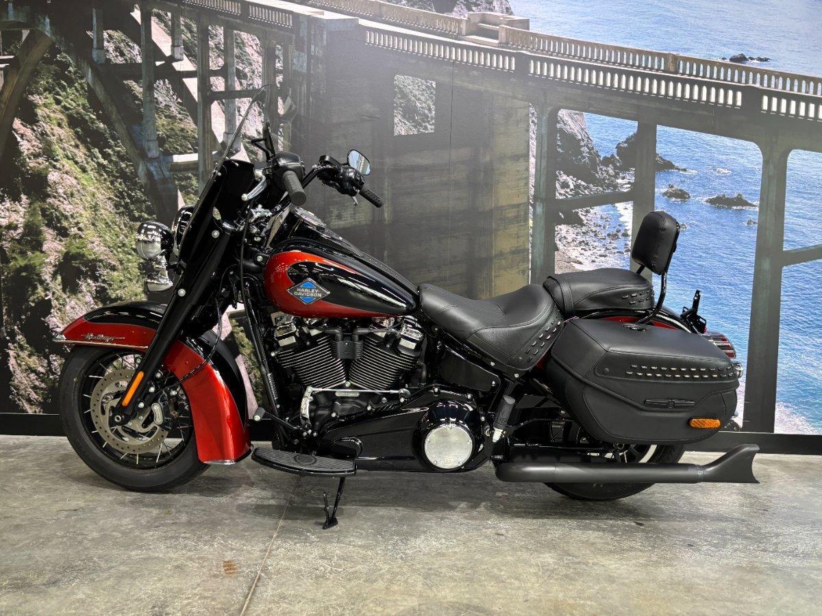 2025 HARLEY-DAVIDSON FLHC HERITAGE CLASSIC (117) CRUISER