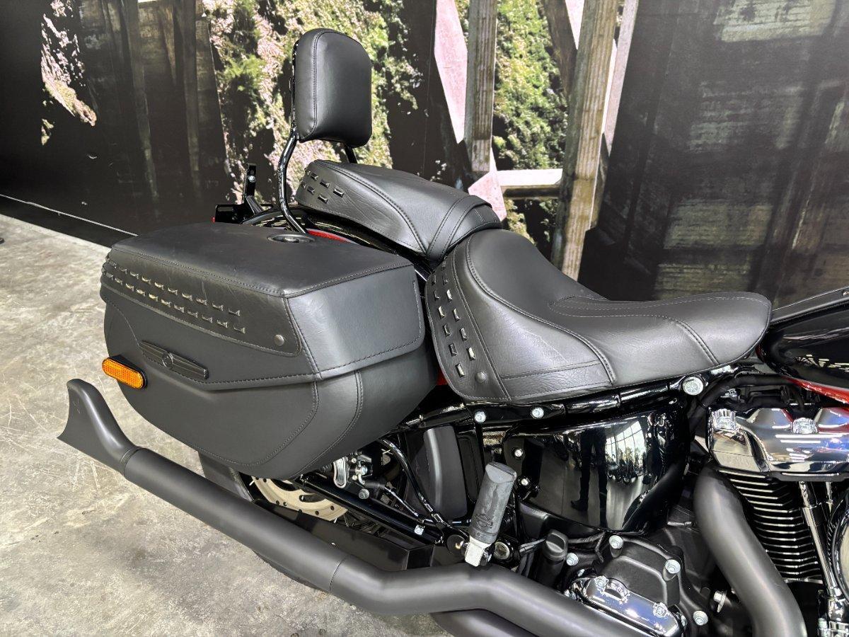 2025 HARLEY-DAVIDSON FLHC HERITAGE CLASSIC (117) CRUISER