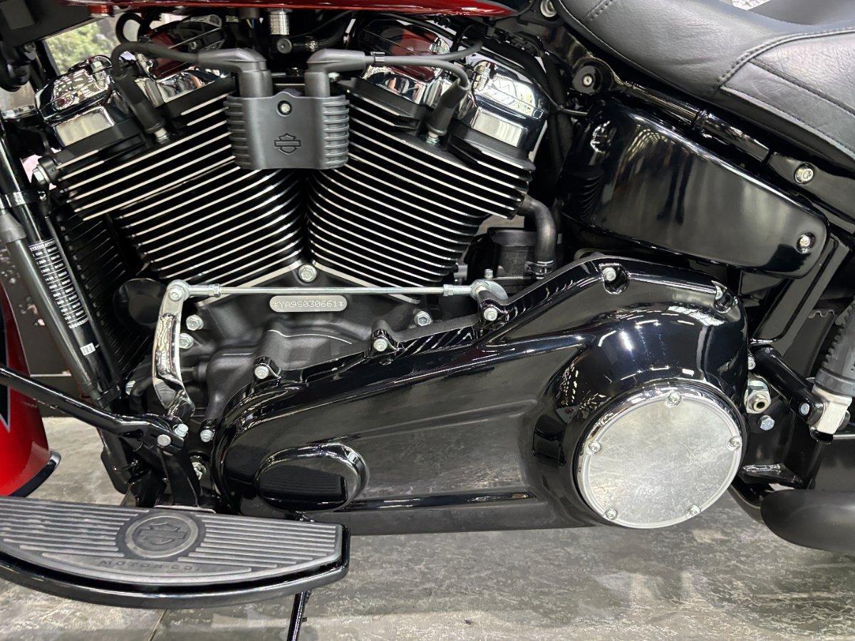 2025 HARLEY-DAVIDSON FLHC HERITAGE CLASSIC (117) CRUISER