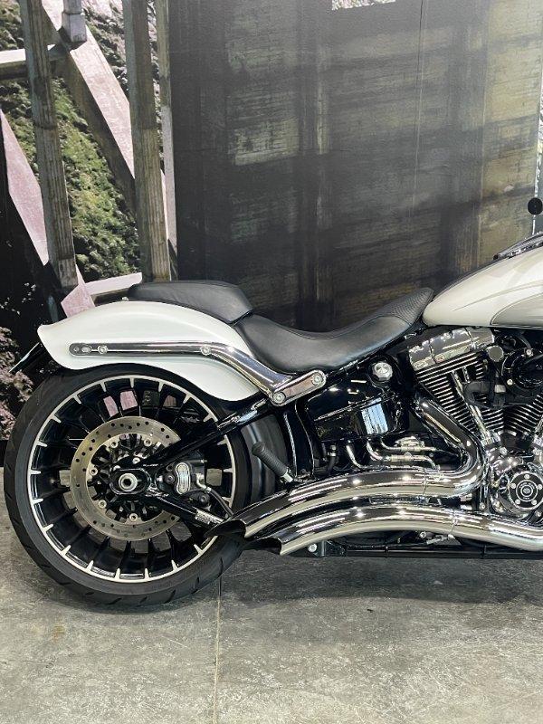 2017 HARLEY-DAVIDSON FXSB SOFTAIL BREAKOUT CRUISER