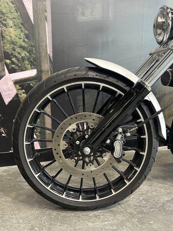 2017 HARLEY-DAVIDSON FXSB SOFTAIL BREAKOUT CRUISER