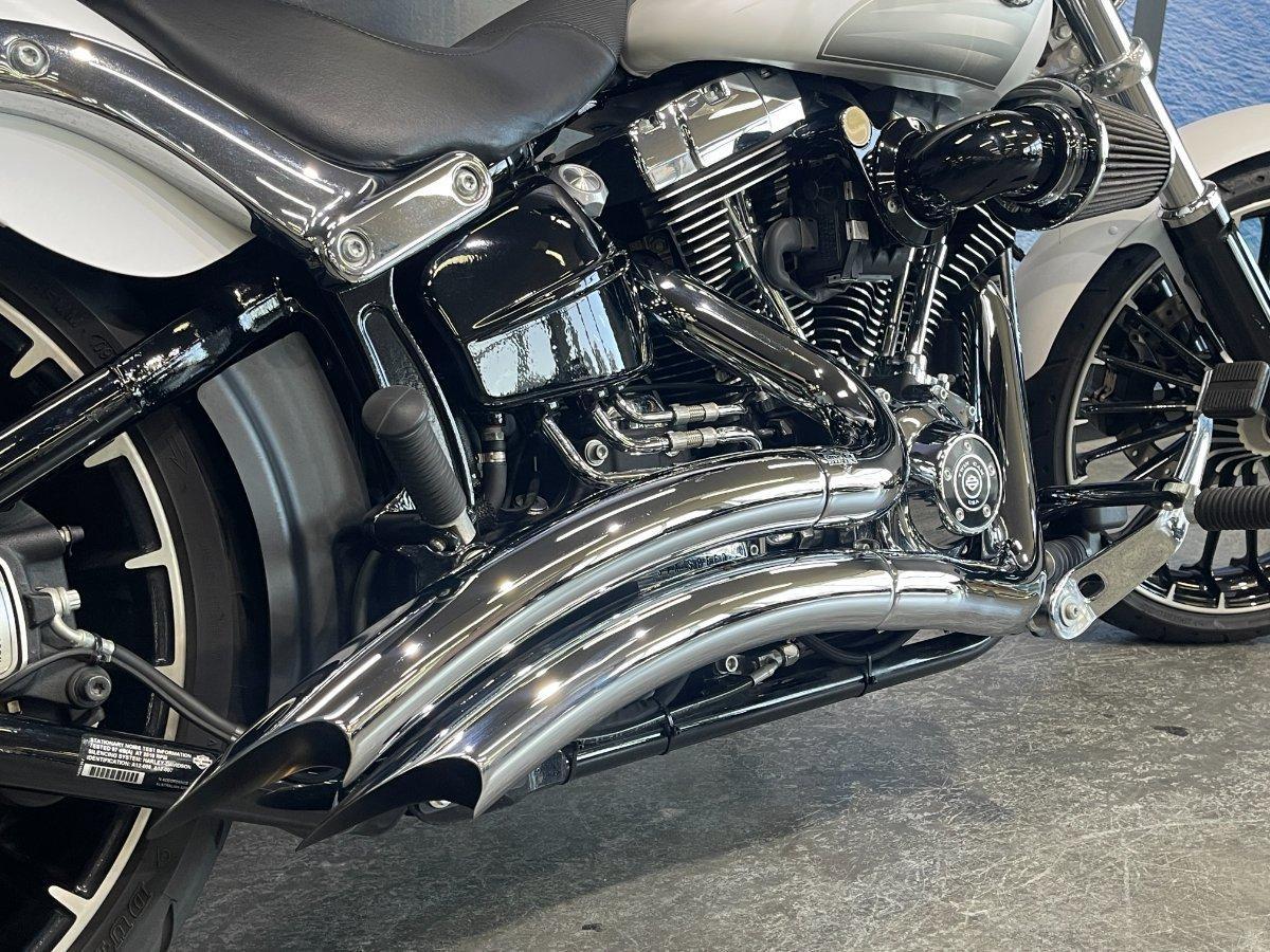 2017 HARLEY-DAVIDSON FXSB SOFTAIL BREAKOUT CRUISER